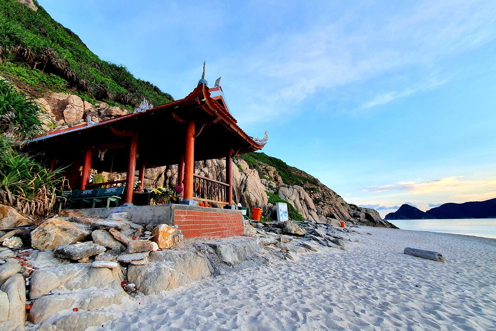 5 địa điểm du lịch linh thiêng nơi Côn Đảo