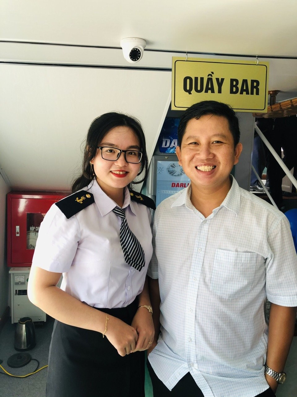 Đội ngũ nhân viên chuyên nghiệp của tàu cao tốc Phú Sơn