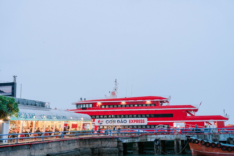 Tàu cao tốc Long An
